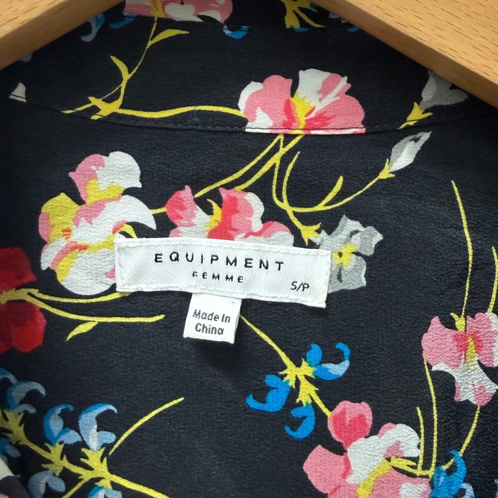 Equipment Femme‎ 100% Silk Floral Button Down Shirt Black Multi Size Small - Picture 4 of 9